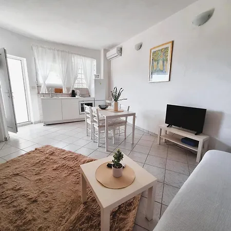 Stine Donji Okrug (Ciovo)